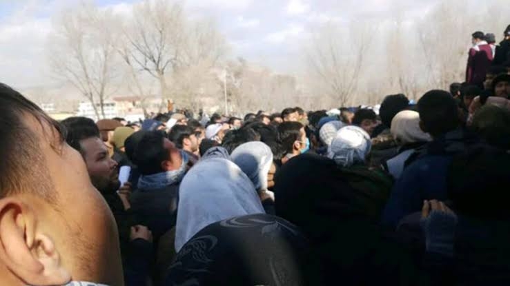 طالبان از توزیع پاسپورت به باشندگان ولسوالی بهسود میدان وردگ امتناع ورزیده‌اند ـ مجله‌ی اورال